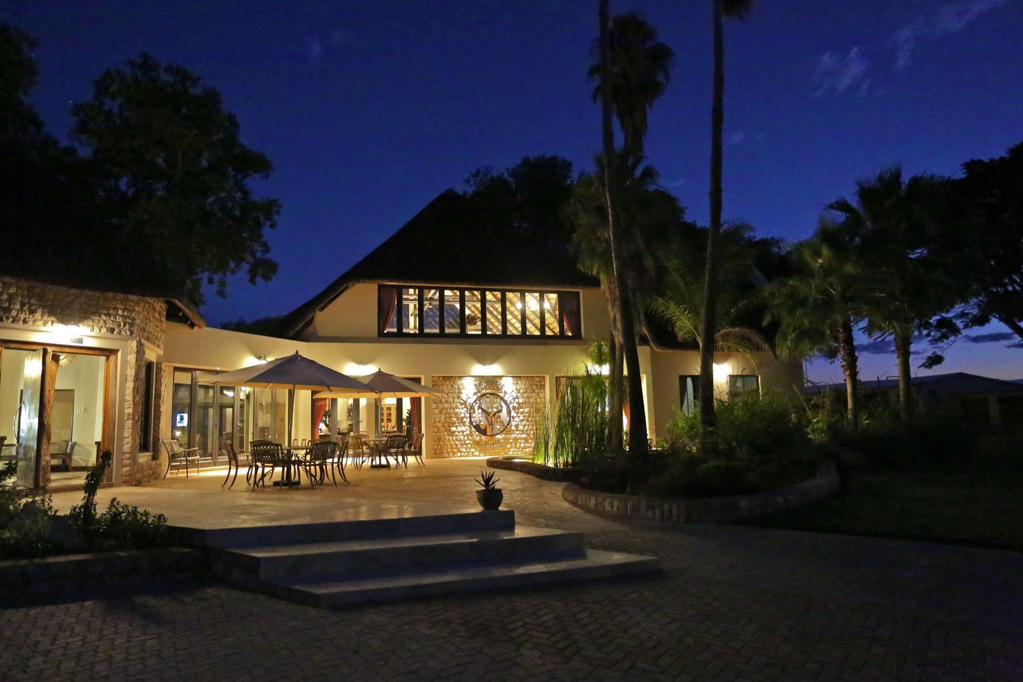 La Rochelle Lodge Okaukuejo Dış mekan fotoğraf
