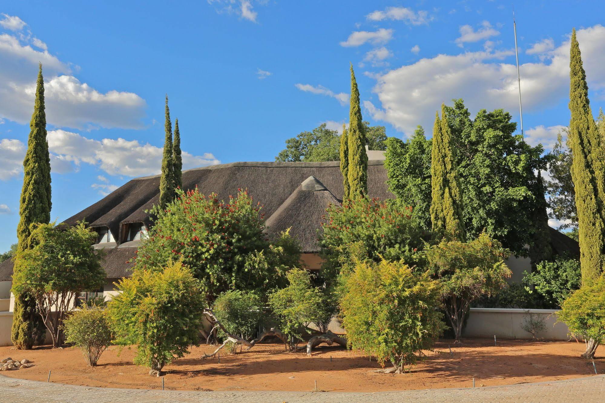 La Rochelle Lodge Okaukuejo Dış mekan fotoğraf